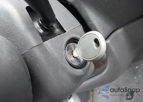 1999 Jeep Cherokee Classic/Sport from USA, damaged, VIN 1J4FF68S5XL671524